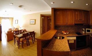 Hispanos 7 Suiza Hotel